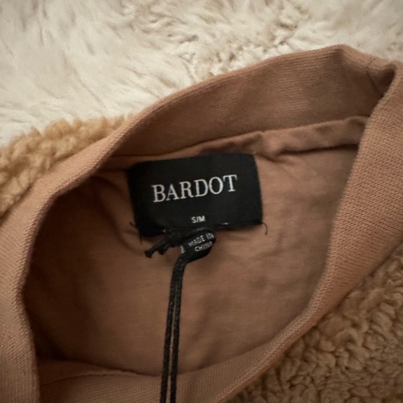 Bardot Brown Teddy Jacket with Cropped Style and Cozy Texture - Picture 2 of 3